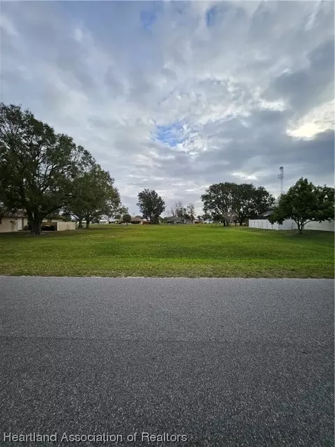 509 Blossom Dr, Sebring, FL 33876