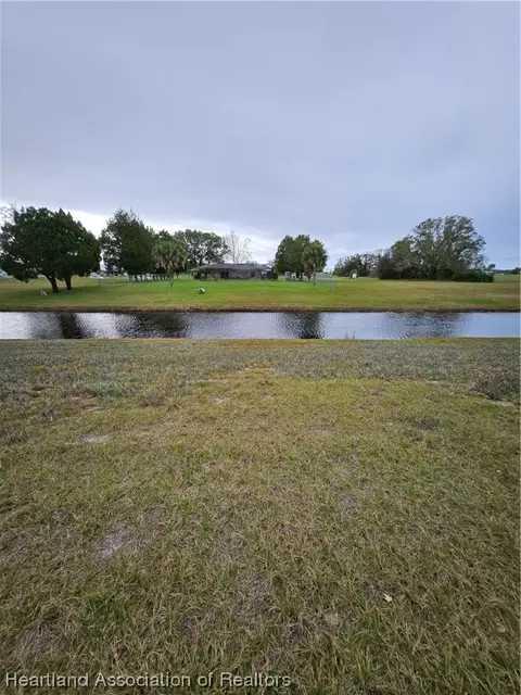 8524 Castile Rd, Sebring, FL 33876 photo 2