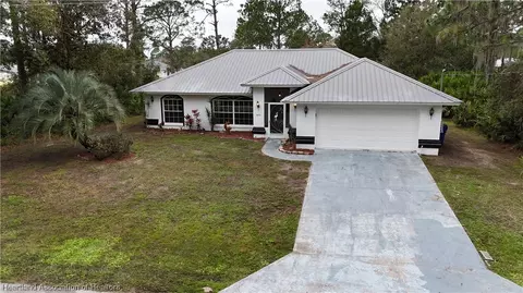 405 Aston Martin Dr, Sebring, FL 33872