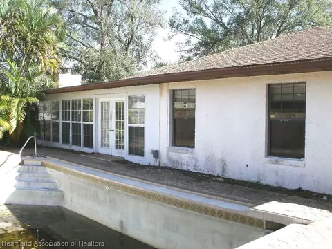 Exterior - 4111 Westminster Rd, Sebring, FL 33875 photo 5 of 7