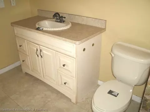 Bath - 4111 Westminster Rd, Sebring, FL 33875 photo 3 of 4