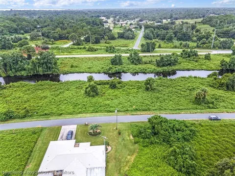 129 Mango Rd NE, Lake Placid, FL 33852