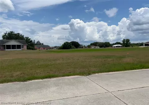 6732 Heavitree Dr, Sebring, FL 33876