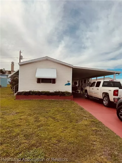 24 Jackson Pkwy, Lake Placid, FL 33852