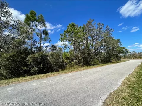 105 Kaiser Ave NW, Lake Placid, FL 33852