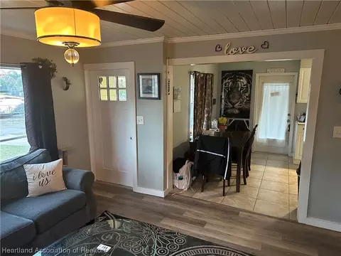 Living - 1406 Stenewahee Ave, Sebring, FL 33870 photo 3 of 4