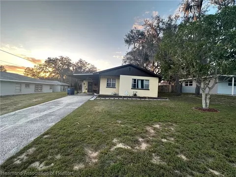Exterior - 1406 Stenewahee Ave, Sebring, FL 33870 photo 2 of 9