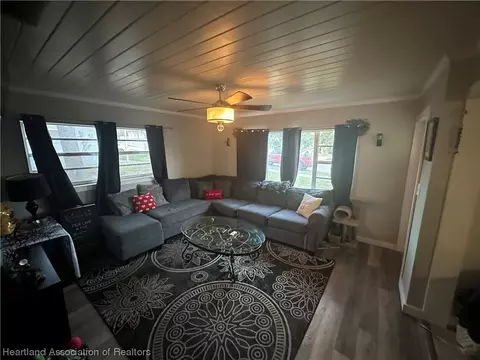Living - 1406 Stenewahee Ave, Sebring, FL 33870 photo 2 of 4