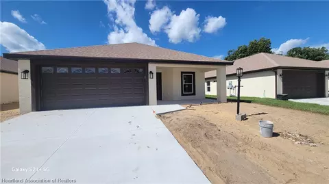 131 Woodside Dr, Lake Placid, FL 33852