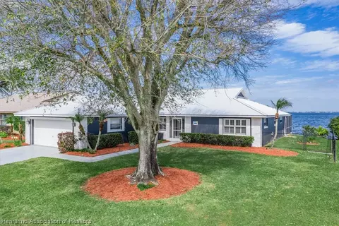 108 Lakefront Ct NE, Lake Placid, FL 33852