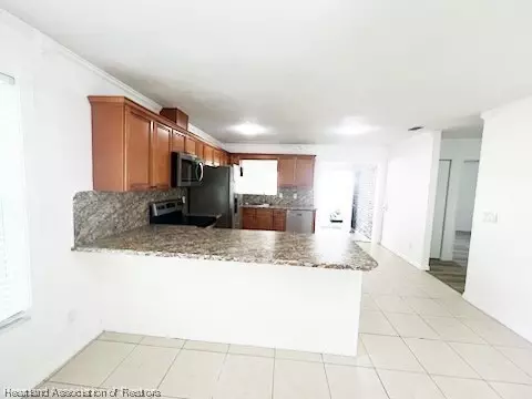 Kitchen - 4130 Elson Ave, Sebring, FL 33875 photo 4 of 6