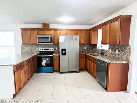 Kitchen - 4130 Elson Ave, Sebring, FL 33875 photo 1 of 6