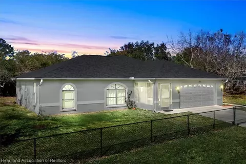 111 Carey Ave NW, Lake Placid, FL 33852