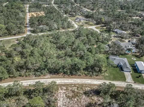 941 Rhododendron Rd, Lake Placid, FL 33852