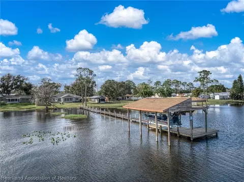 678 Memorial Dr, Sebring, FL 33870 photo 5