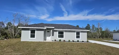 323 Hoover Ave NE, Lake Placid, FL 33852