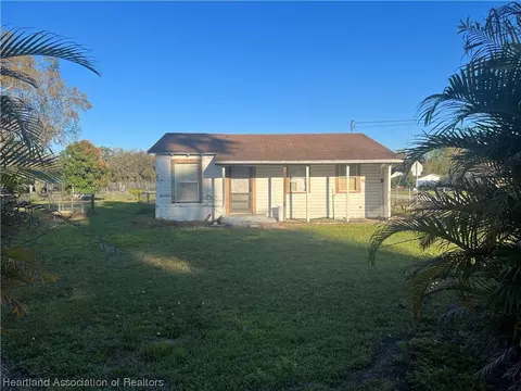 3231 Hickory St, Zolfo Springs, FL 33890