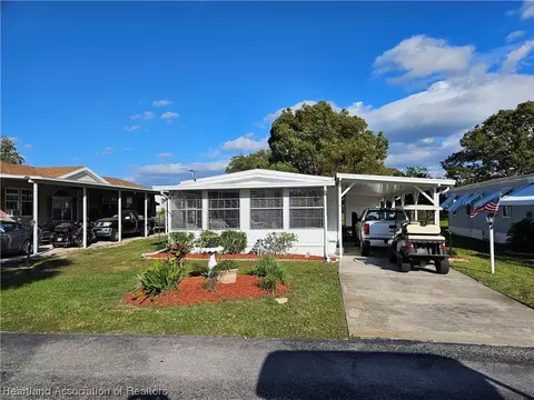 19 Venetian Pkwy, Lake Placid, FL 33852