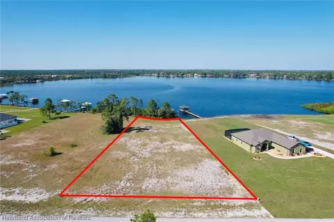 4010 Camp Shore Dr, Sebring, FL 33875
