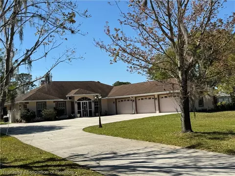 1921 Flower Ter, Sebring, FL 33875