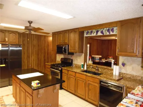 Kitchen - 6305 Snell Rd, Bartow, FL 33830 photo 1 of 3