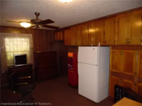 Kitchen - 6305 Snell Rd, Bartow, FL 33830 photo 3 of 3