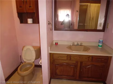Bath - 6305 Snell Rd, Bartow, FL 33830 photo 1 of 2