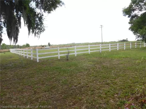 Exterior - 6305 Snell Rd, Bartow, FL 33830 photo 6 of 13