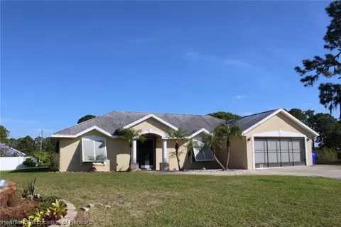671 Lake Betty Dr, Lake Placid, FL 33852