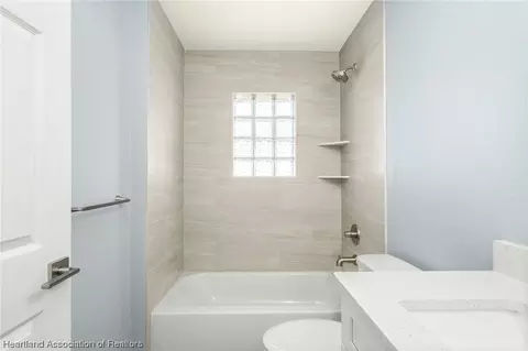 Bath - 5423 Minorca Dr, Sebring, FL 33872 photo 5 of 5