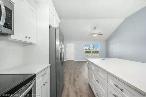 Kitchen - 5423 Minorca Dr, Sebring, FL 33872 photo 4 of 5