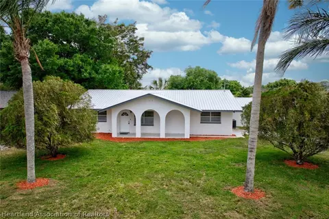 Exterior - 1313 Kerry Dr, Sebring, FL 33870 photo 4 of 11