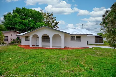 Exterior - 1313 Kerry Dr, Sebring, FL 33870 photo 6 of 11