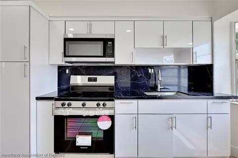 Kitchen - 1313 Kerry Dr, Sebring, FL 33870 photo 4 of 4