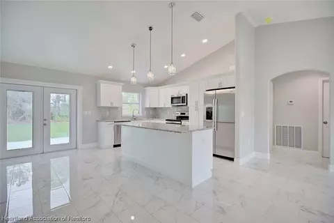 Kitchen - 307 Condor Ave, Sebring, FL 33870 photo 5 of 7