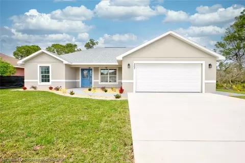 Exterior - 307 Condor Ave, Sebring, FL 33870 photo 8 of 10