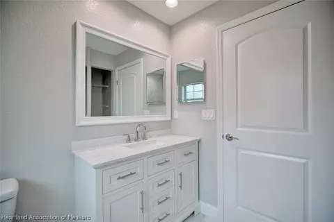 Bath - 307 Condor Ave, Sebring, FL 33870 photo 6 of 6
