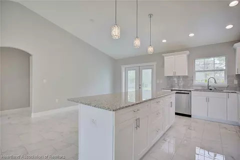 Kitchen - 307 Condor Ave, Sebring, FL 33870 photo 4 of 7