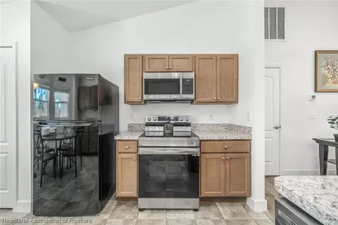 Kitchen - 4538 San Ignacio Dr, Sebring, FL 33872 photo 3 of 5