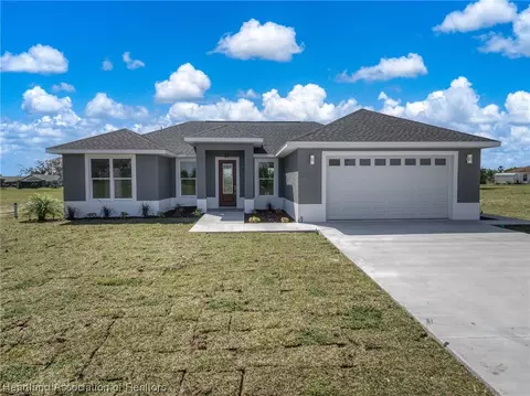 1304 Blue Heron Dr, Sebring, FL 33876