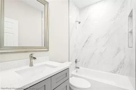 Bath - 1304 Blue Heron Dr, Sebring, FL 33876 photo 5 of 8