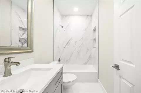 Bath - 1304 Blue Heron Dr, Sebring, FL 33876 photo 6 of 8