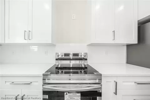 Kitchen - 1304 Blue Heron Dr, Sebring, FL 33876 photo 3 of 3