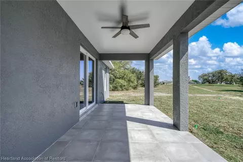 Exterior - 1304 Blue Heron Dr, Sebring, FL 33876 photo 4 of 7
