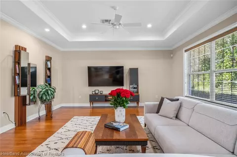 Living - 3875 Enchanted Oaks Ln, Sebring, FL 33875 photo 2 of 7