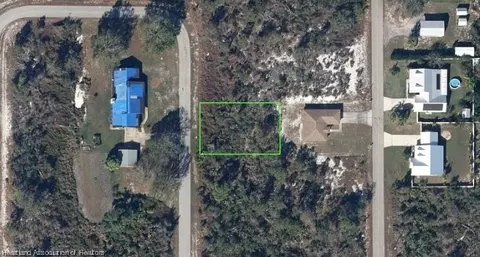 325 Capri Dr NE, Lake Placid, FL 33852