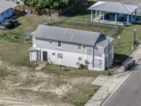 930 S Delaney Ave, Avon Park, FL 33825