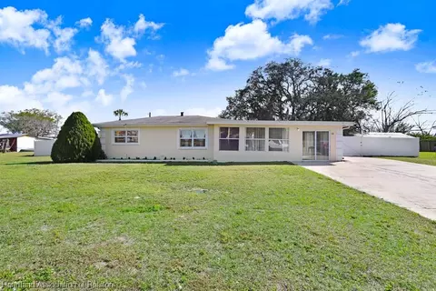 32 N Glenwood Ave, Avon Park, FL 33825