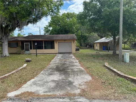 647 Highlands Lake Dr, Lake Placid, FL 33852