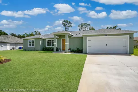 Exterior - 4265 Cremona Dr, Sebring, FL 33872 photo 2 of 9